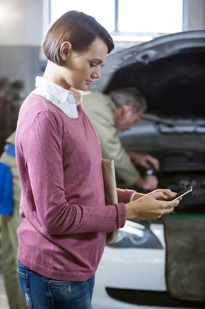 Разбор крепежных элементов и снятие корпуса розетки